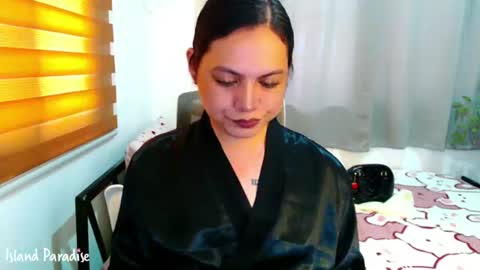 Snapshot of xxjulielovesyouxx chatting on July 15, 3:01 am July online show from July 15, 3:01 am