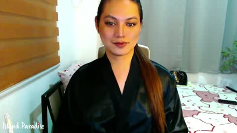 Snapshot of xxjulielovesyouxx chatting on July 17, 6:46 pm July online show from July 17, 6:46 pm