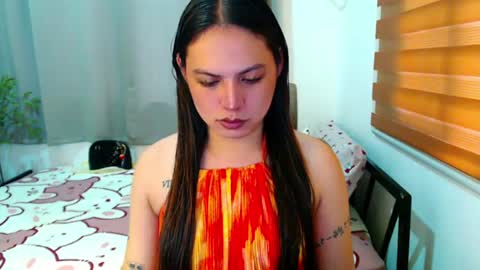 Snapshot of xxjulielovesyouxx chatting on July 21, 5:54 am July online show from July 21, 5:54 am
