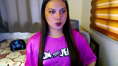 Snapshot of xxjulielovesyouxx chatting on July 23, 2:53 am July online show from July 23, 2:53 am