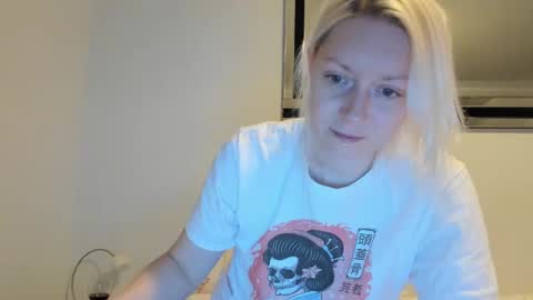 Snapshot of xxkimber_bentonxx chatting on January 3, 10:29 pm  Next online Monday to Friday 10am till 2pm UK time online show from January 3, 10:29 pm