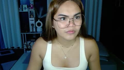 Kylie Smith online show from March 11, 2:56 pm