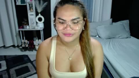Snapshot of xxkylie_smithxx chatting on June 3, 6:35 pm Kylie Smith online show from June 3, 6:35 pm