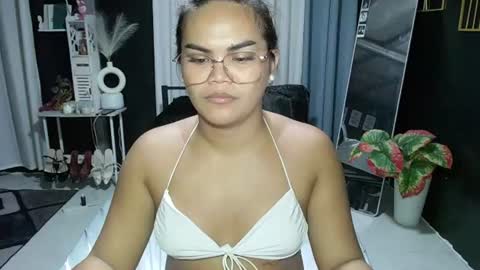 Snapshot of xxkylie_smithxx chatting on June 11, 2:59 pm Kylie Smith online show from June 11, 2:59 pm