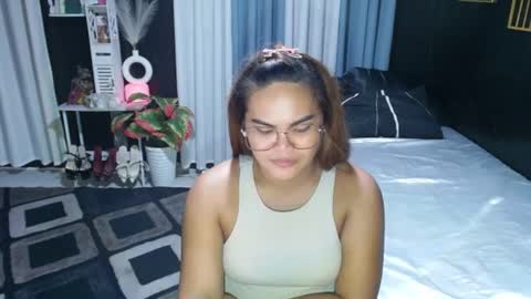 Snapshot of xxkylie_smithxx chatting on June 12, 3:55 pm Kylie Smith online show from June 12, 3:55 pm