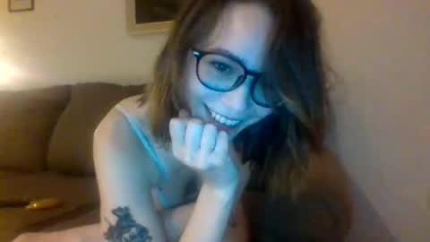 Snapshot of xxlily_monroexx chatting on November 3, 4:36 am xxlily_monroexx online show from November 3, 4:36 am