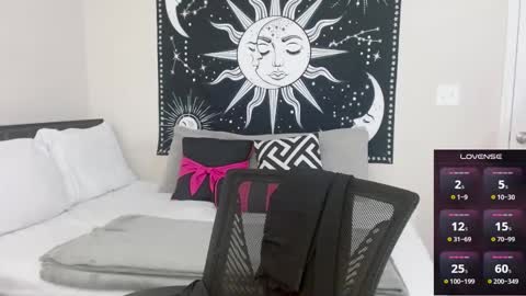 Snapshot of xxlittlemiss95xx chatting on February 11, 7:02 am Natalie Jade online show from February 11, 7:02 am