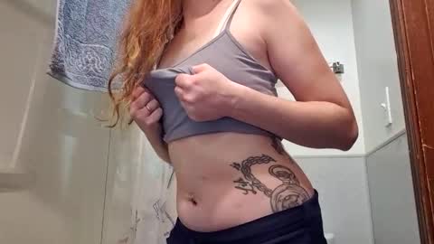 Snapshot of xxmariebliss chatting on December 20, 5:31 pm xxmariebliss online show from December 20, 5:31 pm