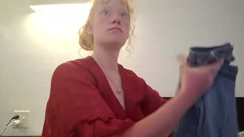 Snapshot of xxmariebliss chatting on June 10, 12:22 am xxmariebliss online show from June 10, 12:22 am