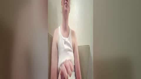 Snapshot of xxmariebliss chatting on June 12, 12:48 pm xxmariebliss online show from June 12, 12:48 pm