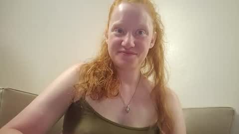 Snapshot of xxmariebliss chatting on June 14, 2:30 pm xxmariebliss online show from June 14, 2:30 pm