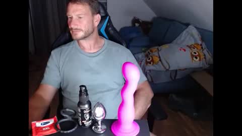 Snapshot of xxmettexx chatting on June 10, 10:08 pm xxmettexx online show from June 10, 10:08 pm