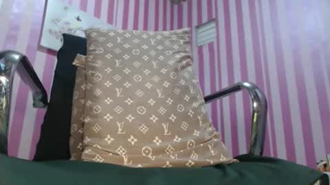 xxrowenatastycockforyouxx online show from November 26, 2:45 am