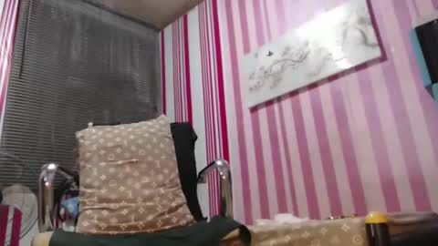 xxrowenatastycockforyouxx online show from March 11, 3:23 am