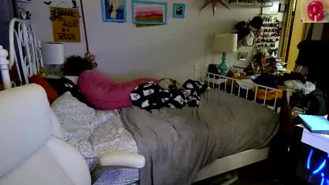 Strawberry Jane online show from October 28, 4:16 am