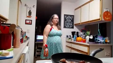 Strawberry Jane online show from November 6, 8:32 pm