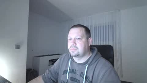 Snapshot of xxstrikerxx chatting on December 30, 7:04 am Eddi online show from December 30, 7:04 am