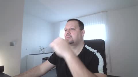 Snapshot of xxstrikerxx chatting on January 20, 7:36 am Eddi online show from January 20, 7:36 am