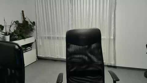 Snapshot of xxstrikerxx chatting on October 17, 4:20 pm Eddi online show from October 17, 4:20 pm