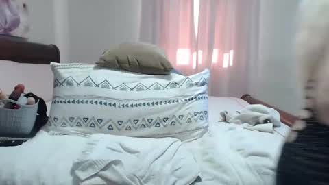 Snapshot of xxtammy123xx chatting on February 12, 2:45 pm tammy123 online show from February 12, 2:45 pm