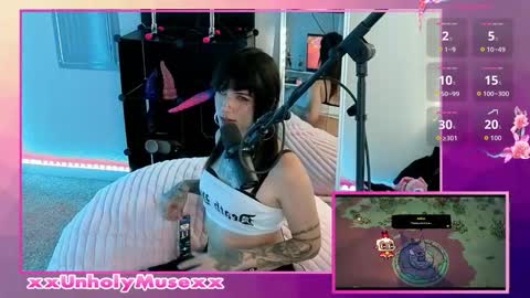 Snapshot of xxunholymusexx chatting on November 13, 7:46 pm Muse n Poppy online show from November 13, 7:46 pm