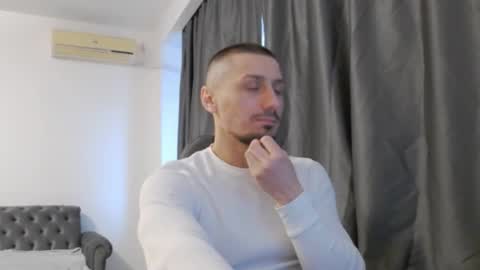 Snapshot of xxx_alejandro chatting on March 2, 9:10 am xxx_alejandro online show from March 2, 9:10 am