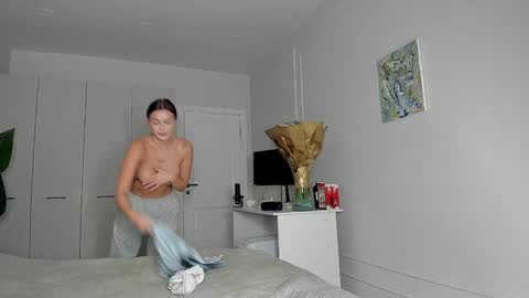 Snapshot of xxx_leila chatting on November 2, 10:17 am xxx_leila online show from November 2, 10:17 am