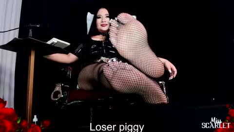 Mistress Scarlet Igmiss scarlet978 online show from September 28, 3:12 am