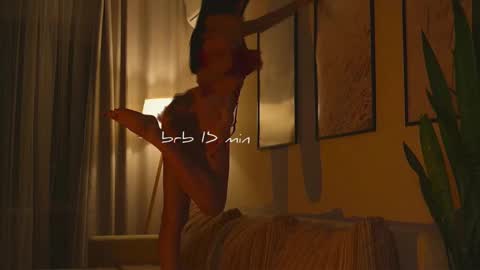 Snapshot of xxx_sunset chatting on January 6, 1:59 pm Molly online show from January 6, 1:59 pm