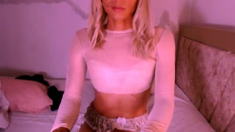 Snapshot of xxxanonymousloverxxx chatting on July 10, 5:01 am Chiara online show from July 10, 5:01 am