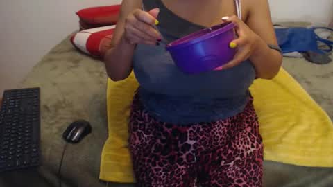 Ayanda online show from February 15, 1:52 pm