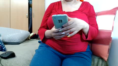 Snapshot of xxxbustybabe27x chatting on July 5, 3:19 pm Ayanda online show from July 5, 3:19 pm