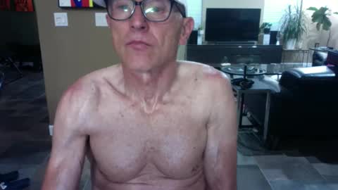 Snapshot of xxxc351900 chatting on June 3, 2:47 am AZ Available online show from June 3, 2:47 am