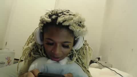 Danielle online show from February 3, 9:09 pm