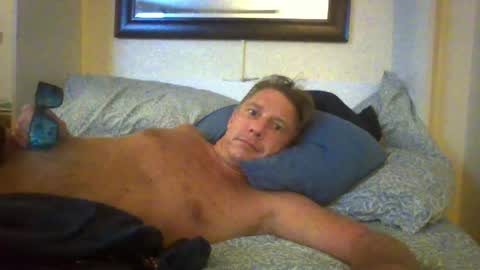 Snapshot of xxxelentdick chatting on April 7, 7:09 am deeeeznutz online show from April 7, 7:09 am