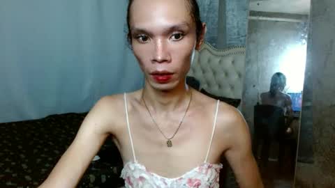 Snapshot of xxxfuckgirlyumsxxx chatting on December 6, 2:06 pm Your Princess Yums online show from December 6, 2:06 pm