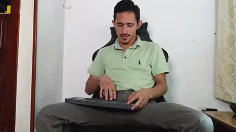 Snapshot of xxxhome_alonexxx chatting on January 9, 8:54 pm Kev online show from January 9, 8:54 pm