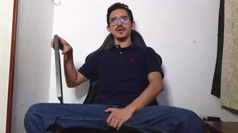 Snapshot of xxxhome_alonexxx chatting on February 11, 10:26 pm Kev online show from February 11, 10:26 pm