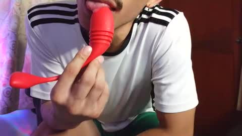 Snapshot of xxxhome_alonexxx chatting on May 27, 7:33 pm Kev online show from May 27, 7:33 pm