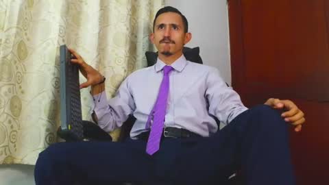 Snapshot of xxxhome_alonexxx chatting on July 17, 7:19 pm Kev online show from July 17, 7:19 pm