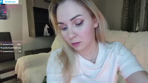 Snapshot of xxxhoneyxx chatting on February 20, 3:34 am Onlyfanz online show from February 20, 3:34 am