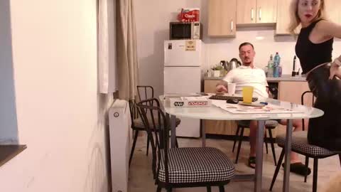 isa and gonzo online show from November 2, 5:48 pm