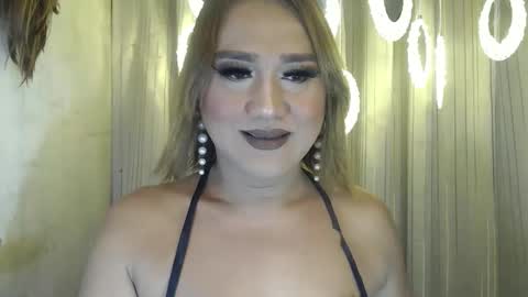 xxxsucksassygirl4u online show from April 24, 3:53 am