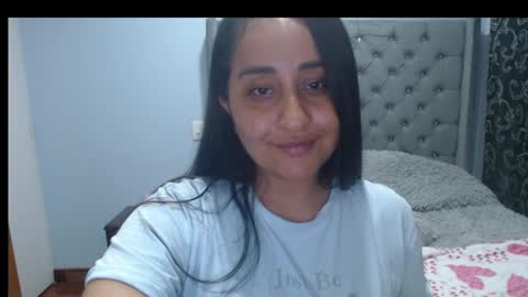 Snapshot of xxxvenus888 chatting on February 17, 3:36 am Lunhaa   online show from February 17, 3:36 am