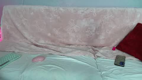 Lil Luna online show from July 18, 8:07 am