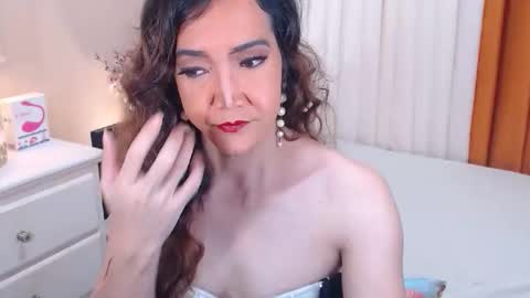 Snapshot of xxxxarabellaxxxx chatting on December 14, 12:16 am ARA online show from December 14, 12:16 am