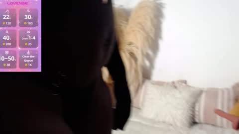 xyomarawild online show from October 13, 9:59 pm