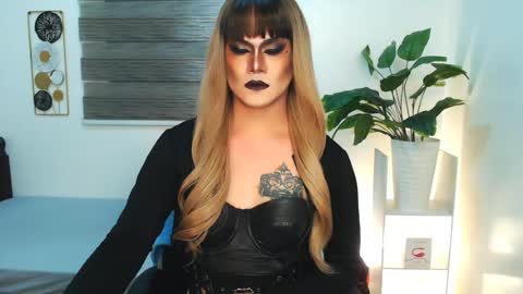 QueenMarina online show from June 18, 4:33 pm