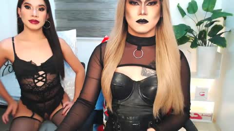 Snapshot of xyournightmarequeenx chatting on July 12, 7:27 pm QueenMarina online show from July 12, 7:27 pm