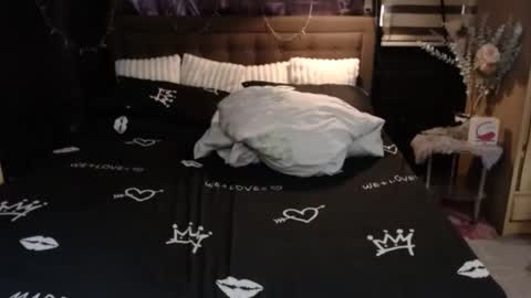 Snapshot of xyourtastyprincess chatting on February 28, 8:37 am Angela online show from February 28, 8:37 am